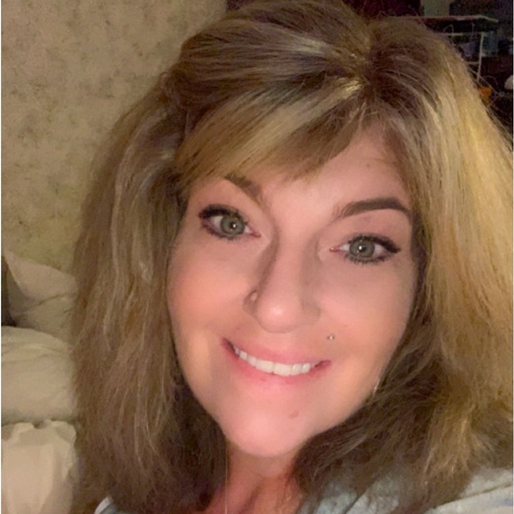 Meet your Posher, Trish - Picture 1 of 7